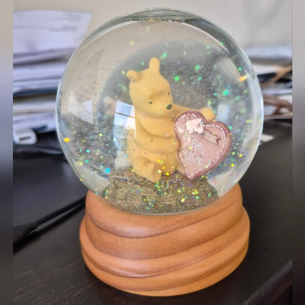 Disney Snow Globe Winnie The Pooh Valentine's Day 